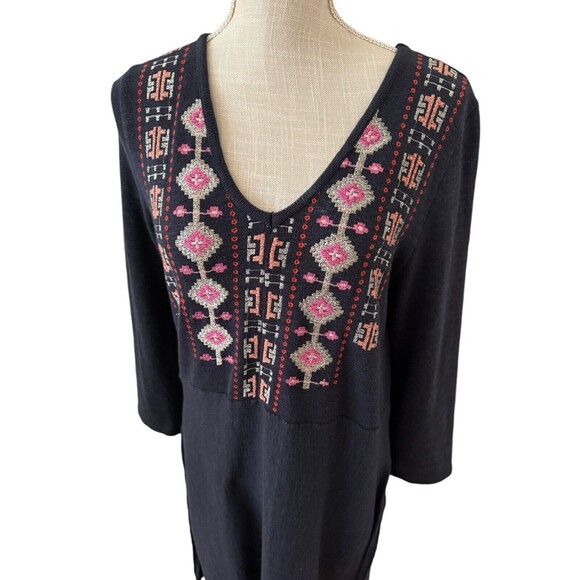 Anthropologie Akemi and Kin Embroidered Navy‎ Tunic Size Medium - Picture 2 of 5